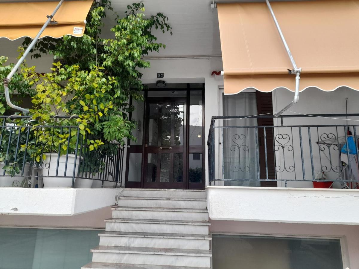 Luchia Apartment Патра Екстериор снимка